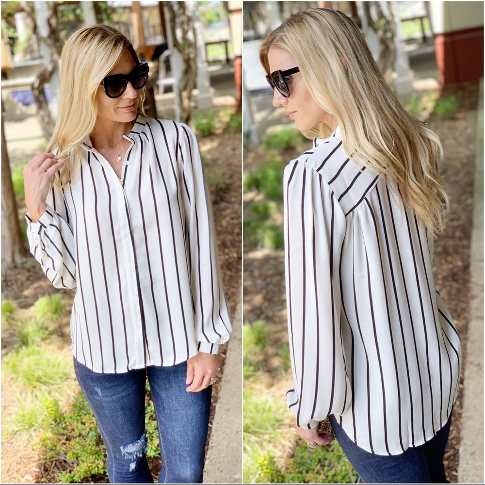 ✨RESTOCKED✨Ivory and black pin stripe button up - Picture 4 of 4